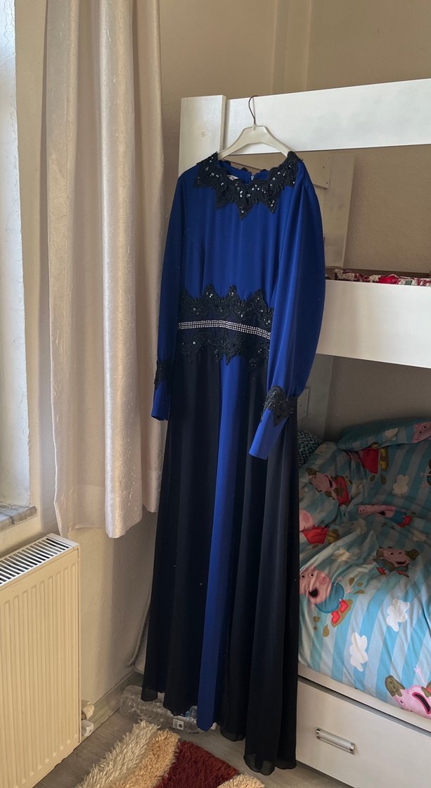 Uzun Kollu Mavi Nakışlı Gotik Abiye Elbise - Görsel 2