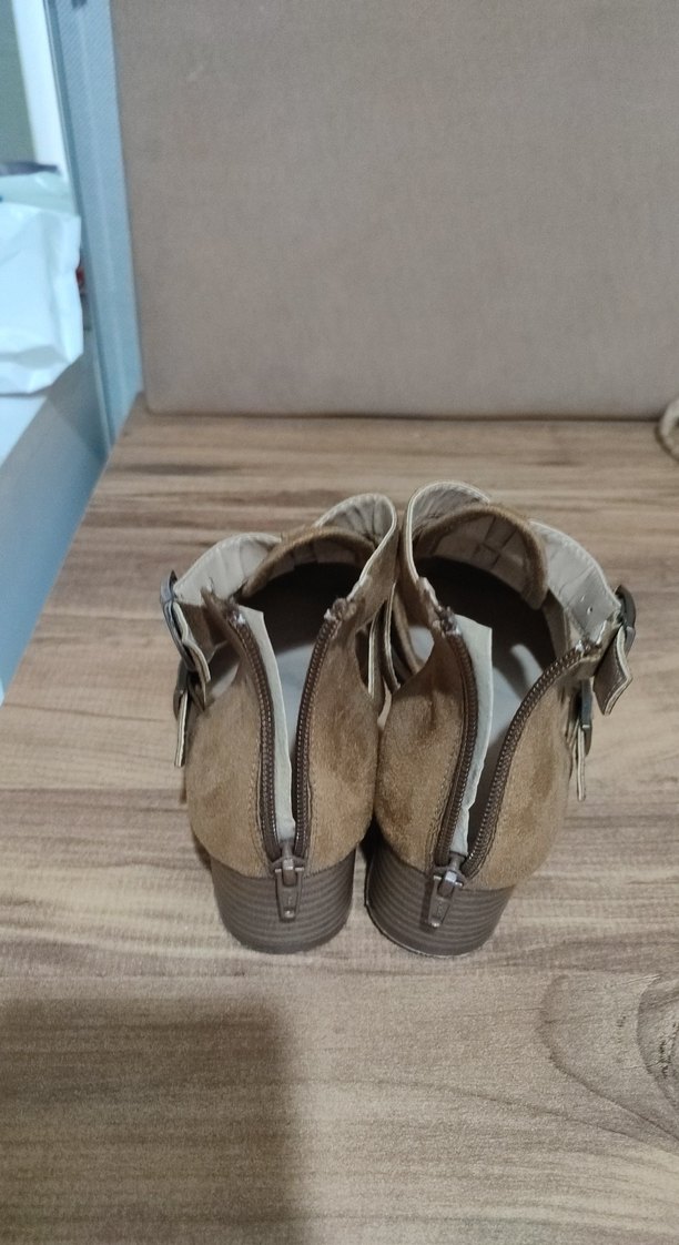 Bej Süet Kadın Sandalet, Tokalı, Kalın Topuklu - Görsel 4