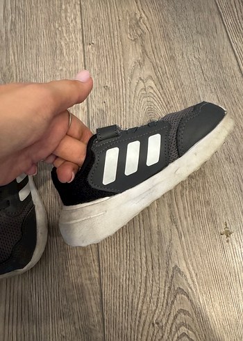24 Beden Adidas Erkek Çocuk Spor Ayakkabı