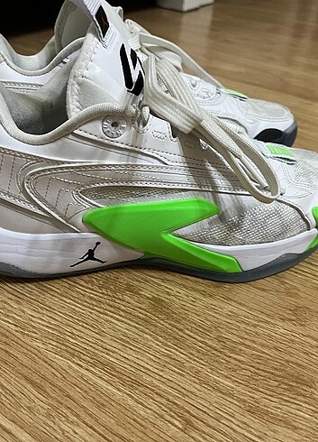 36 Beden beyaz Renk Nike Jordon Luka 36, 5 numara basketbol ayakkabısı