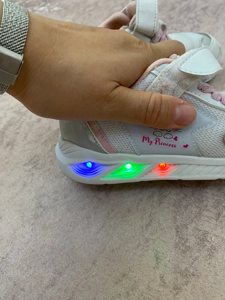 Beyaz silver ışıklı spor ayakkabı - Görsel 3