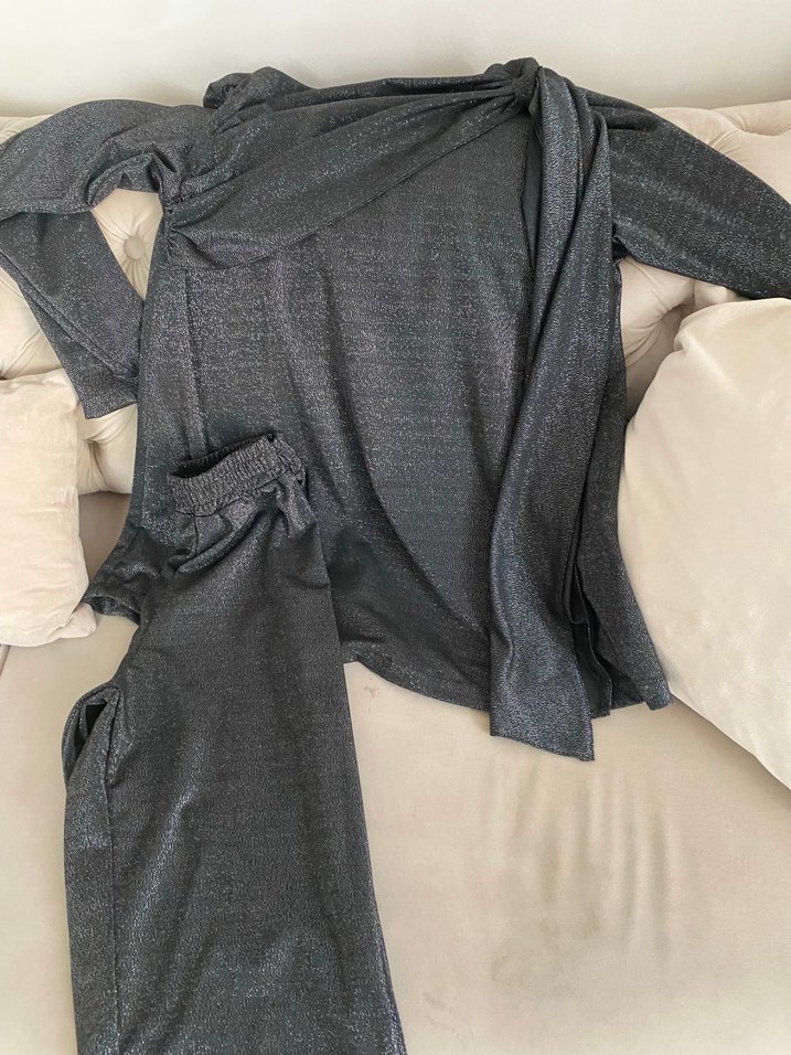 Uzun Kollu Yüksek Yakalı Siyah gri ışıltı takım - Görsel 3