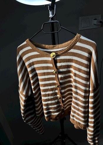 Düğmeli Kahverengi Çizgili Kadın Hırka - Görsel 2