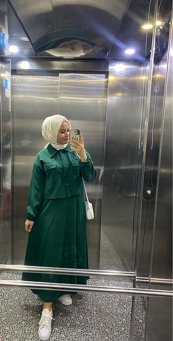 Zümrüt tesettür etekli ikili takım