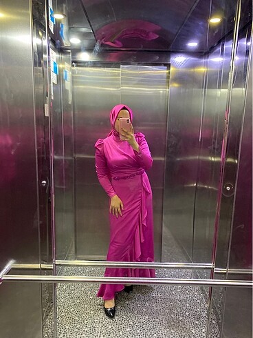 Saten Tesettür abiye fuşya elbise satılık şalıyla beraber