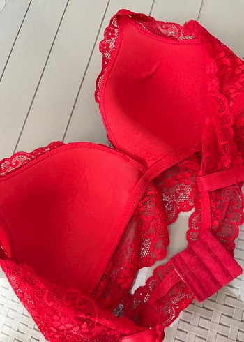 l Beden Kırmızı Dantel Bralet sütyen