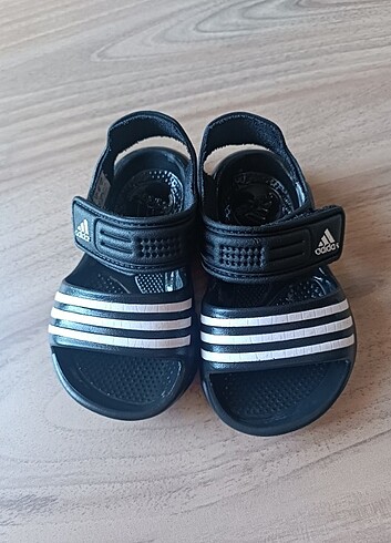 Adidas 21 Numara bebek ayakkabısı