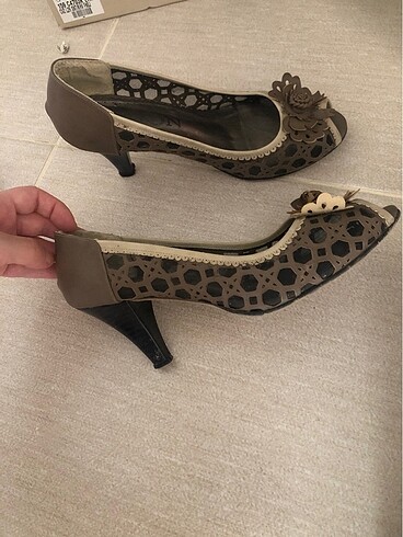 Topuklu ayakkabı - Görsel 4
