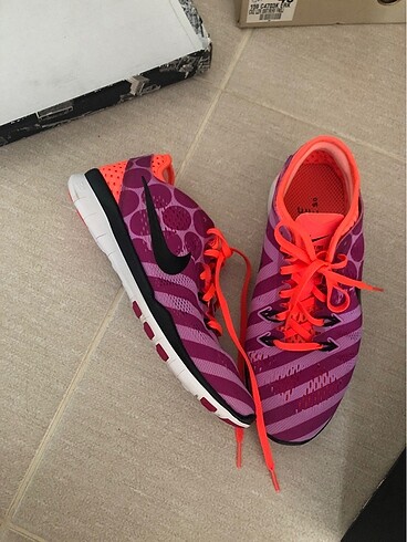 Nike spor ayakkabı