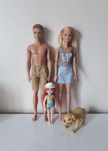 Barbie ken ve chealse bebekler