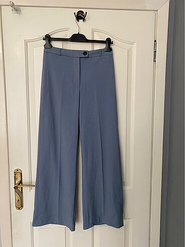 BERSHKA PANTOLON