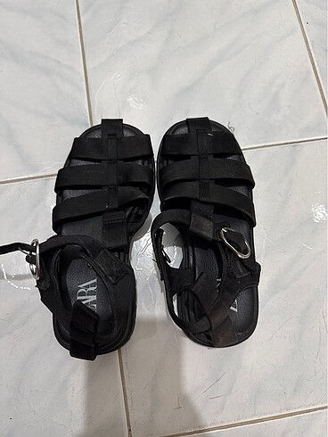 Zara sandalet