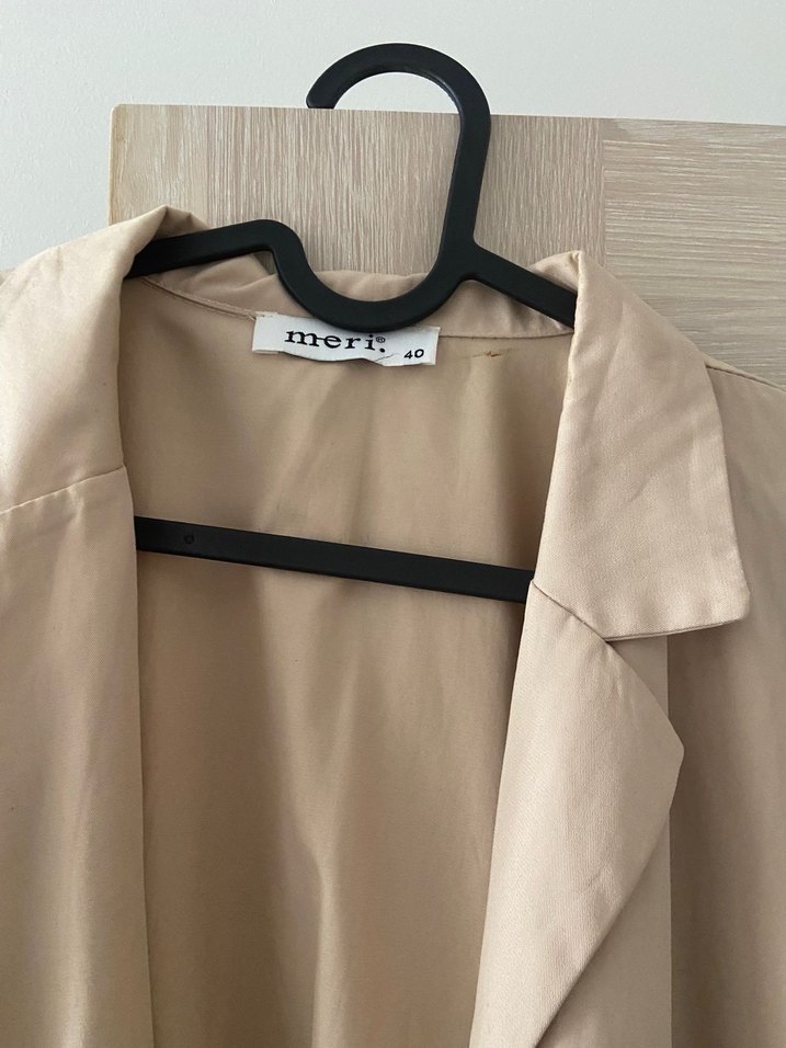 Bej Uzun Düğmeli Kadın Trençkot - Görsel 2