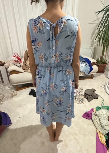 Mavi Çiçekli Volanlı Midi Elbise - Görsel 3