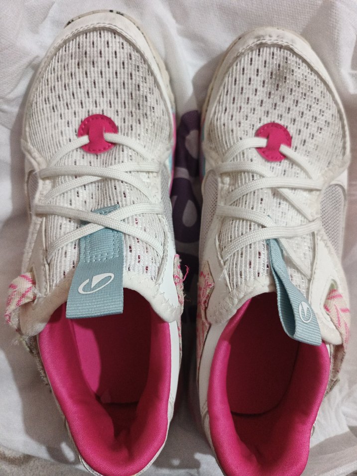 Kızlar için Pembe Velcro Bağcıklı Spor Ayakkabı - Görsel 2