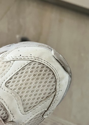 31 Beden beyaz Renk Çocuk New Balance