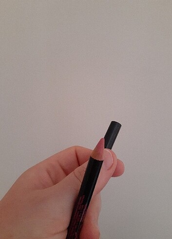 Beden Renk 2 adet dudak kalemi