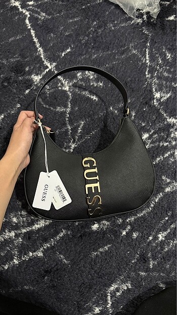 Guess kol çantası