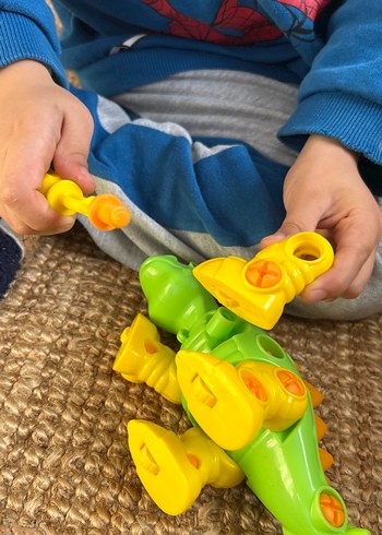 Renkli Tornavida ile Dinozor Oyuncak - Görsel 6