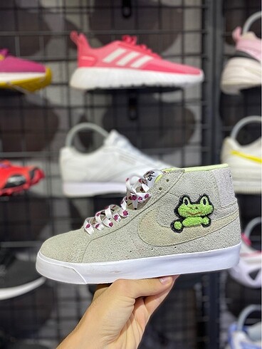 NİKE SB ZOOM BLAZER MİD QS FROG KAYKAY AYAKKABISI