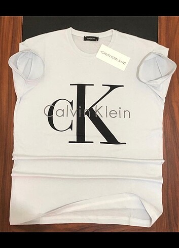 Calvin Klein marka t-shirt 