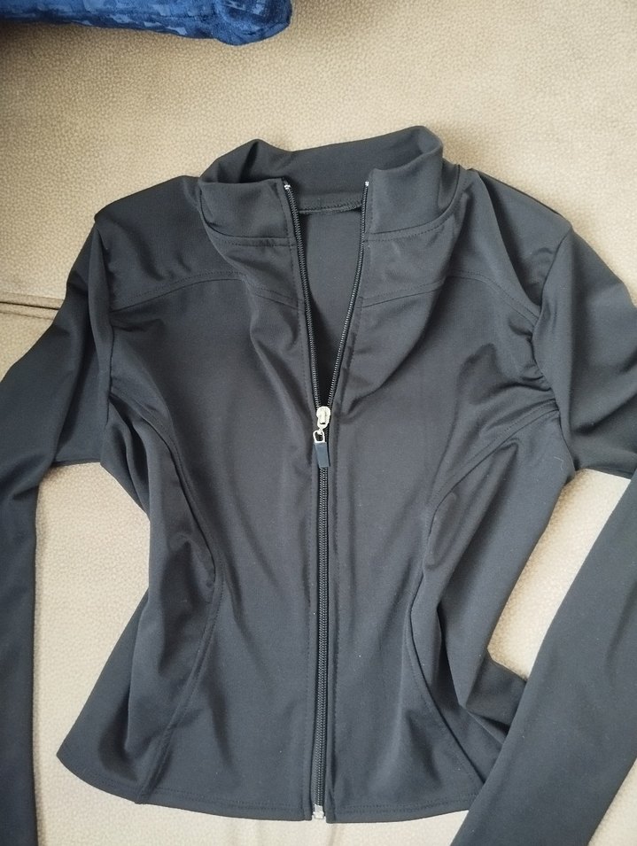 Siyah Yüksek Yakalı Uzun Kollu Spor Üst - Görsel 5