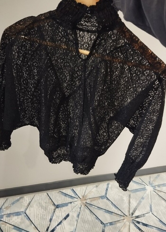 Transparan yarasa kol dantelli bluz - Görsel 2