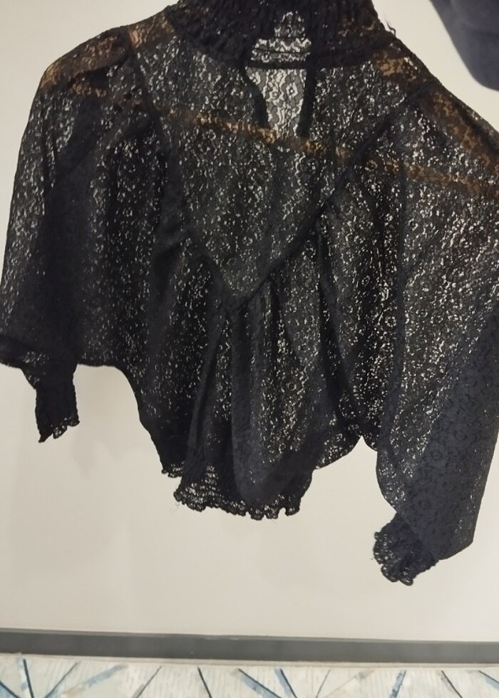 Transparan yarasa kol dantelli bluz - Görsel 3