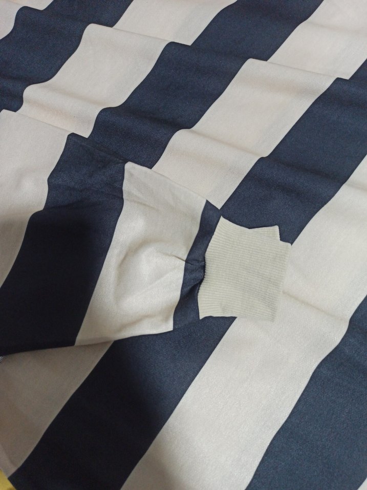 Çizgili Uzun kapüşonlli Spor elbise - Görsel 2