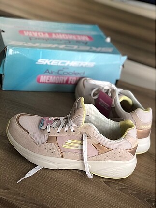 Skechers meridian en tatlı rengi