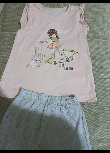 Kaprili sıfır kol pijama takimi 