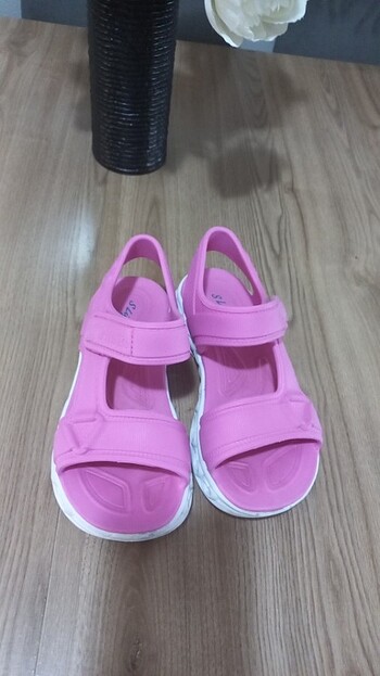 35 Beden Skechers ışıklı sandalet