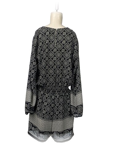 s Beden PreLoved Kısa Tulum %70 İndirimli.
