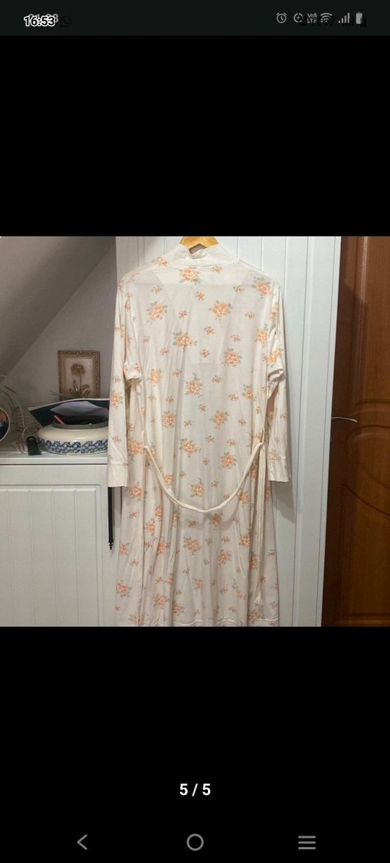 Uzun Beyaz Vintage Desenli Kadın Sabahlık - Görsel 5