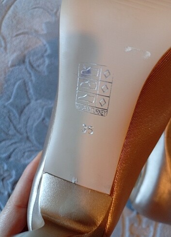 35 Beden Stiletto