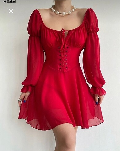 Korse detaylı kırmızı elbise