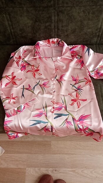 Diğer Bayan saten pijama takımı 