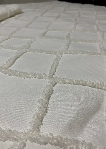 Beyaz  Kareli Yatak Örtüsü - Görsel 3