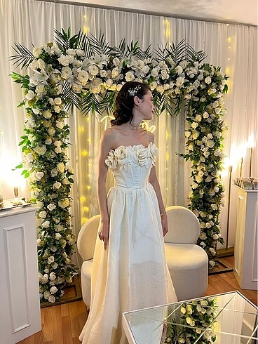 Gül detaylı abiye elbise
