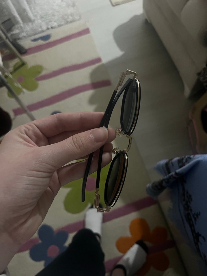 Parlak Siyah Kadın Güneş Gözlüğü - Görsel 3