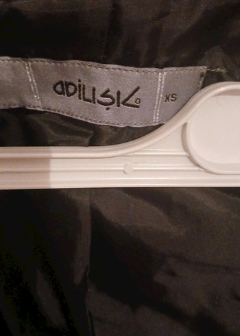 Kadın Siyah Kürk Detaylı Midi Mont - Görsel 2