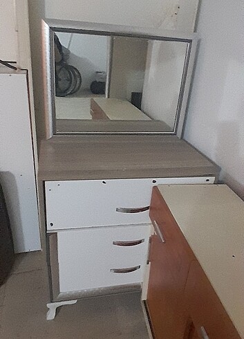 Çekmeceli ayna