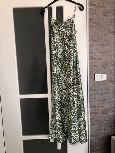 Zara saten elbise
