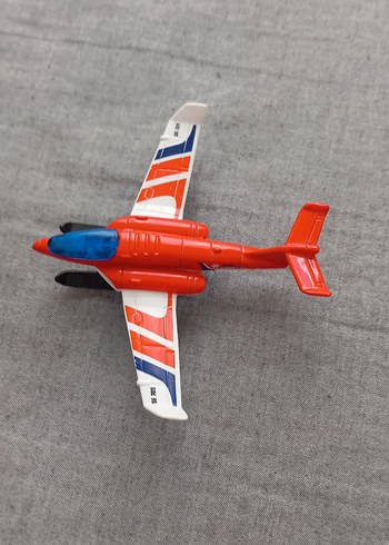 Kırmızı Renkli Oyuncak Uçak Figürü - Görsel 2