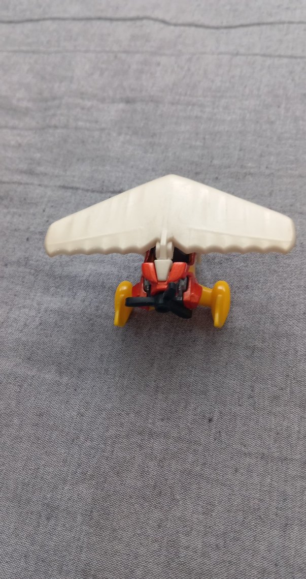 Renkli Kanatlı Mini Uçak Figürü - Görsel 3