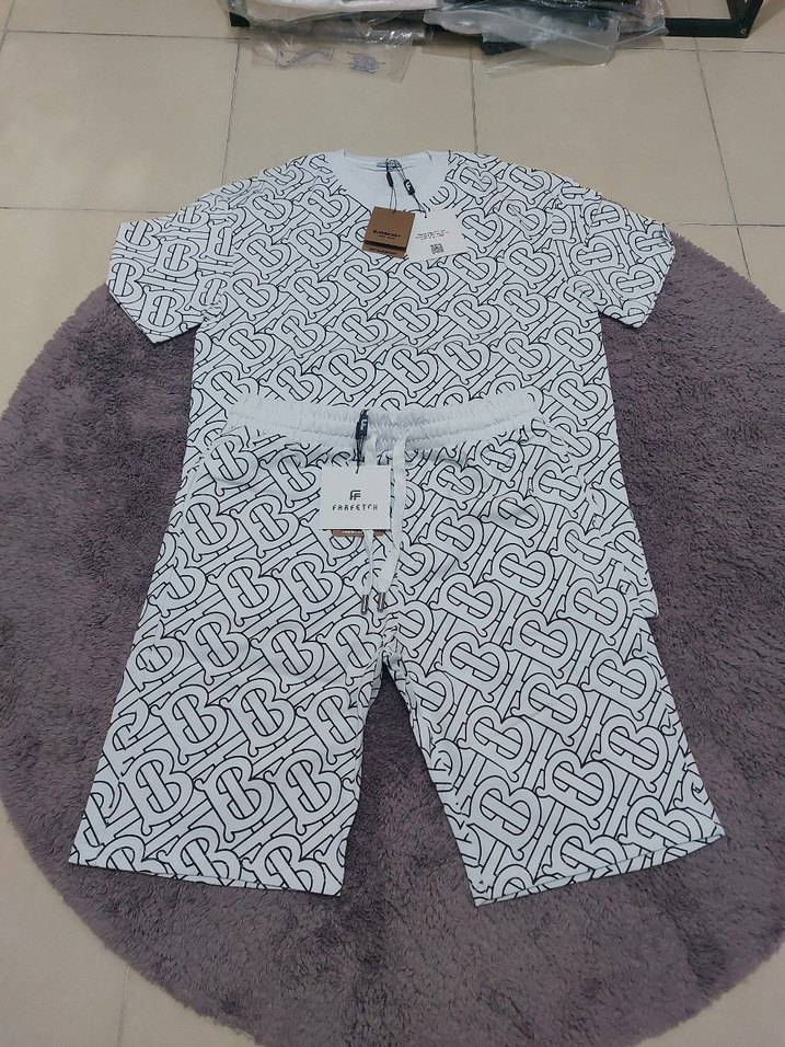 MAĞAZA ÜRÜNÜ BURBERRY YAZLIK TAKIM - Görsel 2