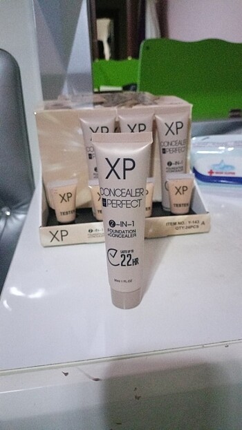 Beden Xp fondöten ve concealer ikisi bir arada.