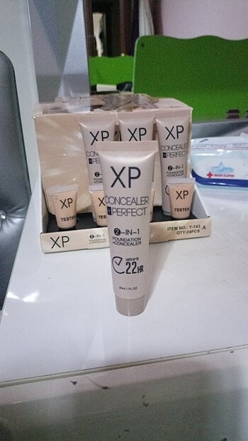 Beden Renk Xp fondöten ve concealer ikisi bir arada.