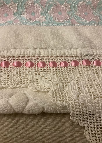 Pembe Nakışlı Pastel Havlu - Görsel 3