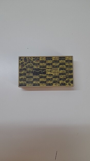  Beden MAC Leopar Desenli Far Paleti 